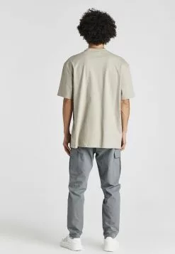 SikSilk Oversized Chain- T-Shirt Basic - Brown -Outlet SikSilk Winkel 0e6af5a6917246aa840fe41dc5355888