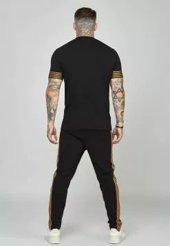 SikSilk Elastic Cuffed- T-Shirt Print - Black 8 SikSilk Elastic Cuffed- T-Shirt Print - Black -Outlet SikSilk Winkel 1479ee523d304c71b443732f88fb4cf2