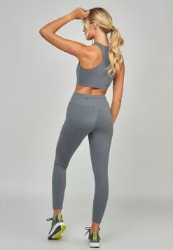 SikSilk Sports Performance Crop - Top - Grey 9 SikSilk Sports Performance Crop - Top - Grey -Outlet SikSilk Winkel 1b57949e3a234590bf0d5498e0107424