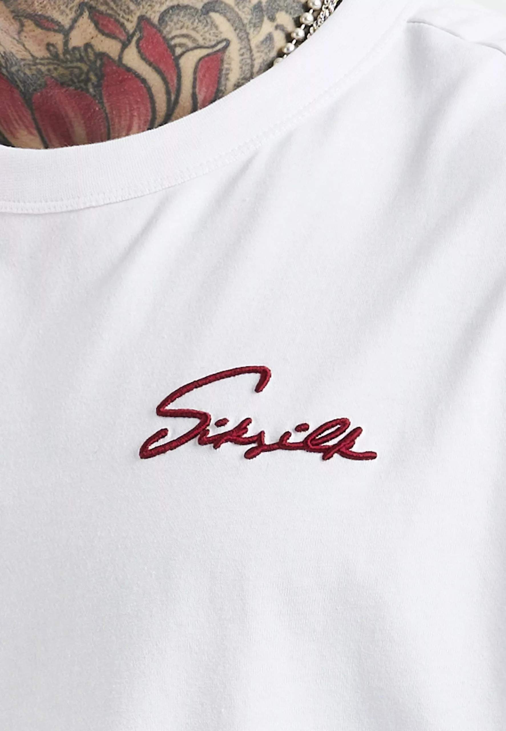 SikSilk Script Embroidery - T-Shirt Print - White 6 SikSilk Script Embroidery - T-Shirt Print - White - Afbeelding 4