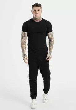 SikSilk Script Embroidery Muscle Fit - T-Shirt Basic - Black -Outlet SikSilk Winkel 3cd27ecd1bc24a5ba1600345db0798ed
