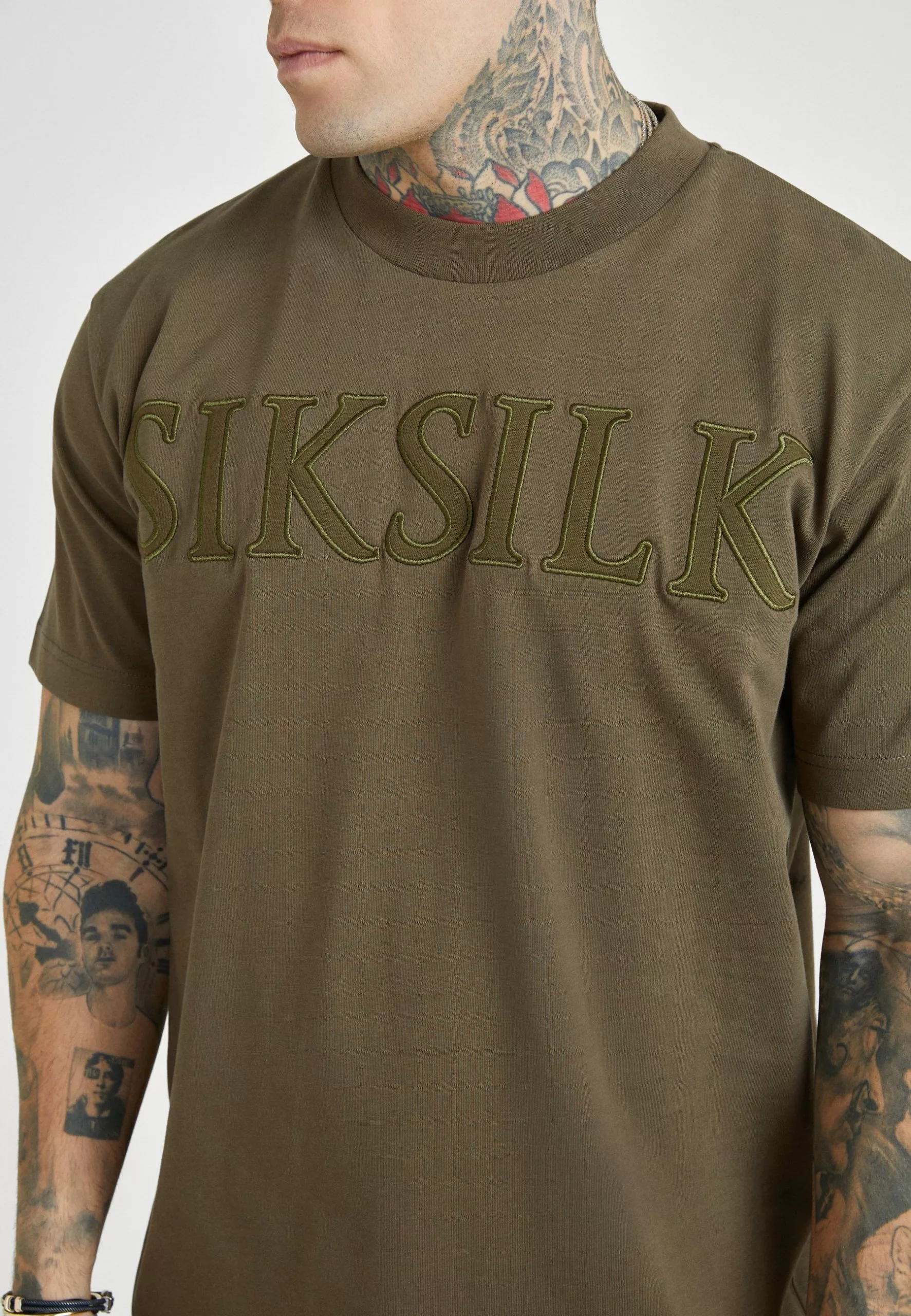SikSilk Applique Logo - T-Shirt Print - Khaki 8 SikSilk Applique Logo - T-Shirt Print - Khaki - Afbeelding 6