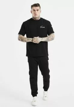 SikSilk Script Embroidery - T-Shirt Print - Black 11 SikSilk Script Embroidery - T-Shirt Print - Black -Outlet SikSilk Winkel e427724c8b6c4e078e46ef528bd69d29