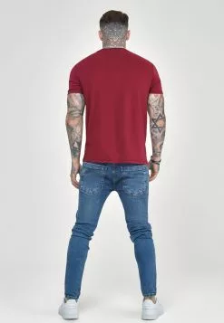 SikSilk Embossed Logo Oversized- T-Shirt Basic - Burgundy 9 SikSilk Embossed Logo Oversized- T-Shirt Basic - Burgundy -Outlet SikSilk Winkel e851cf11c2ee4bf7aa524e8435eb81b5