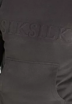 SikSilk Foundation Emboss Hoodie - Sweater - Black -Outlet SikSilk Winkel ef2c89a965764ba287e9b1364d0241a3