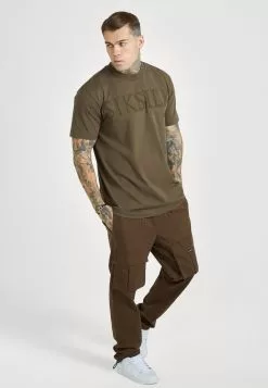 SikSilk Applique Logo - T-Shirt Print - Khaki 11 SikSilk Applique Logo - T-Shirt Print - Khaki -Outlet SikSilk Winkel fb30a69ad3b249c2863dc5964bbe4cf2